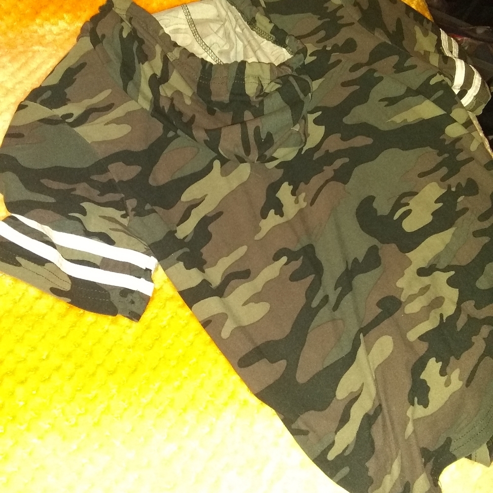Camo hodded top - Picture 8 of 11
